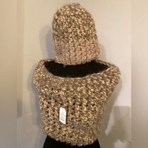 NWT Merona Beanie and Neck Warmer Neutral Tones